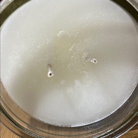 Tuscany Candle Iced Gingerbread Scented Candle Limited Edition - Picture 10 of 16